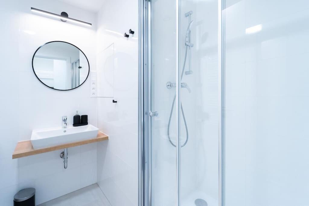 Parkside Harmony Apartment - Brno Esterno foto
