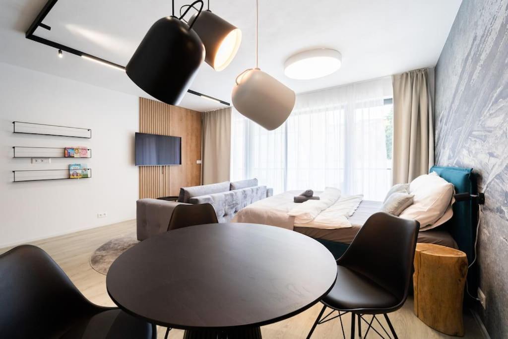 Parkside Harmony Apartment - Brno Esterno foto